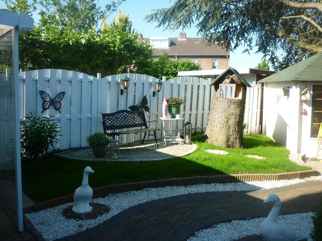 Tonnie'S Bed And Breakfast Kerkrade Bagian luar foto