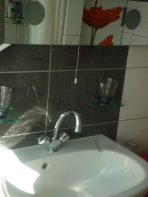 Tonnie'S Bed And Breakfast Kerkrade Bagian luar foto