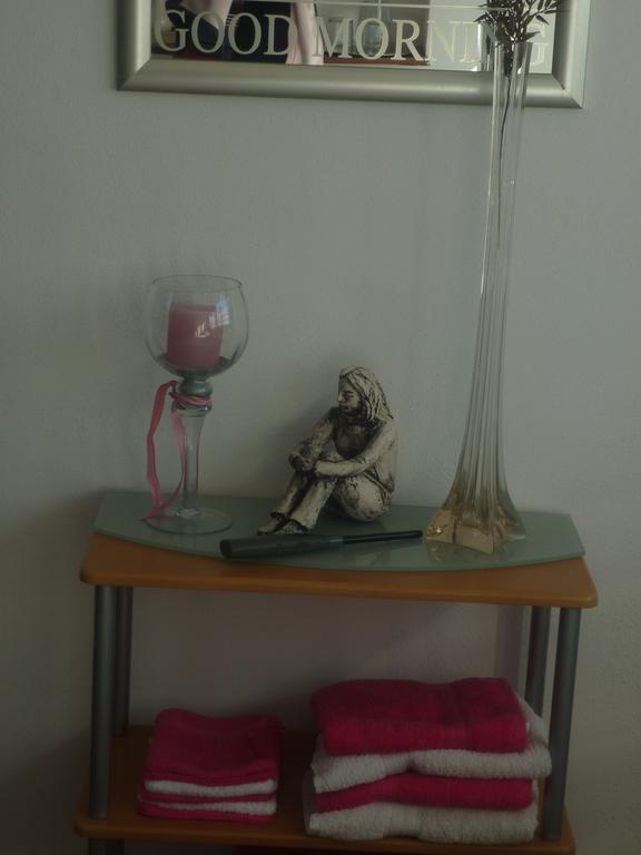 Tonnie'S Bed And Breakfast Kerkrade Bagian luar foto