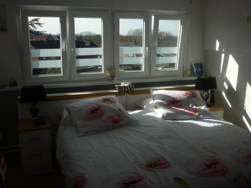 Tonnie'S Bed And Breakfast Kerkrade Bagian luar foto