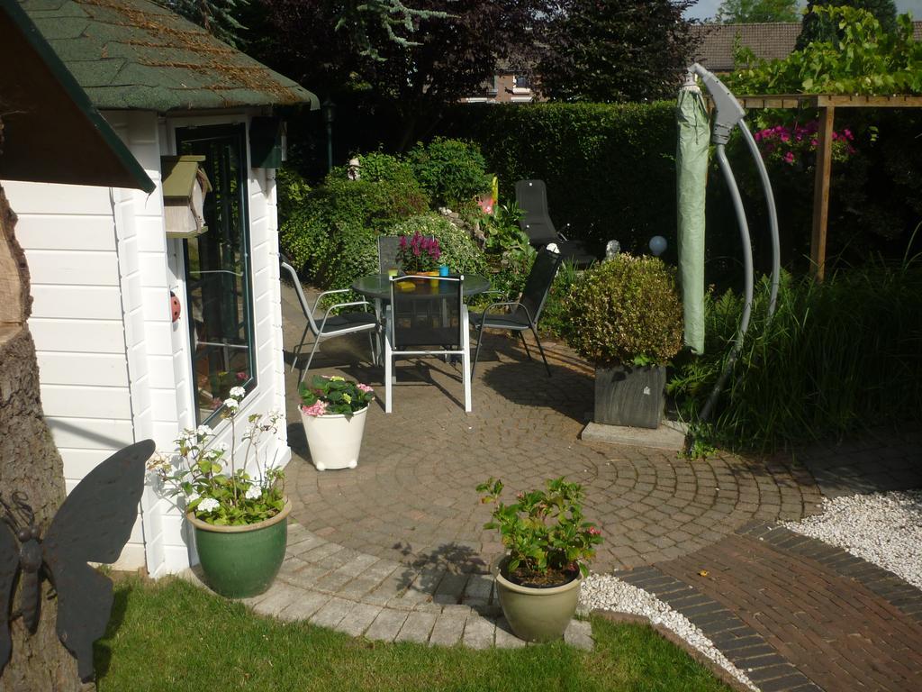 Tonnie'S Bed And Breakfast Kerkrade Bagian luar foto